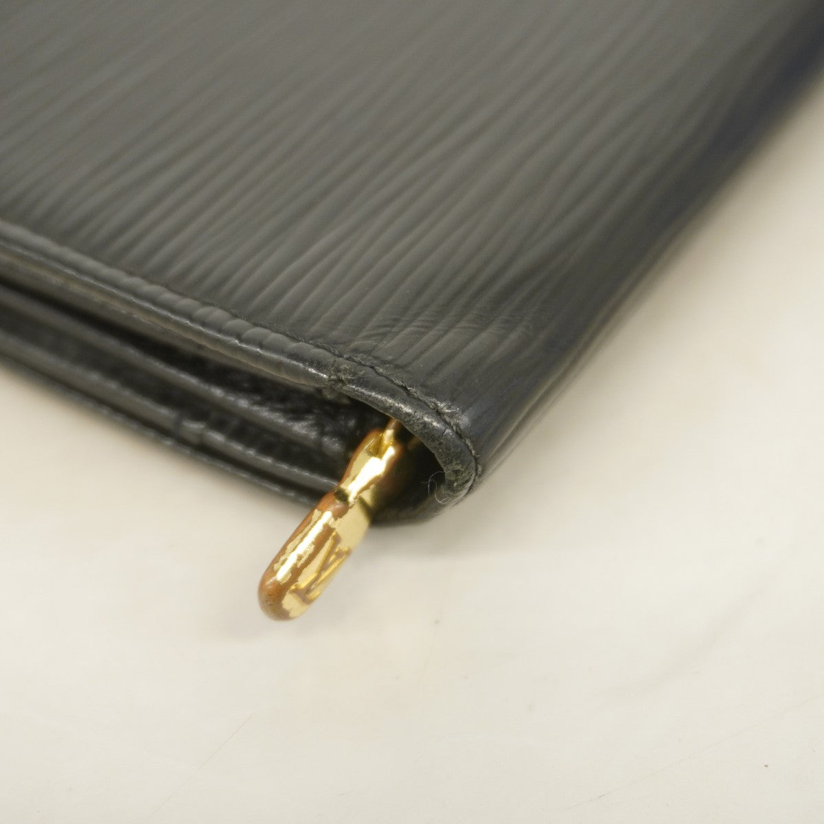 【5id4442】ルイヴィトン 長財布 エピ ポルトフォイユサラ M63742 ノワール【中古】レディース