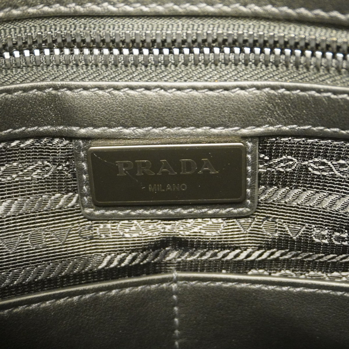 【5id4457】プラダ ショルダーバッグ レザー ネイビー ブラック シルバー金具【中古】メンズ