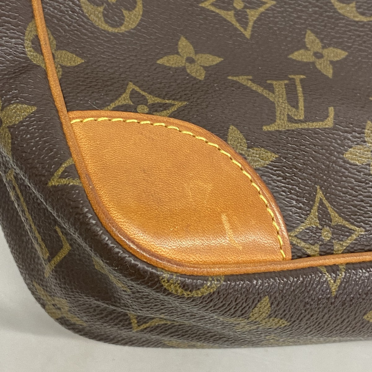 ルイヴィトン　クラッチバッグ　コンピエーニュ23 モノグラム　ブラウン　852 LOUIS VUITTON 本物 ルイヴィトン LV コンピエーニュ 23