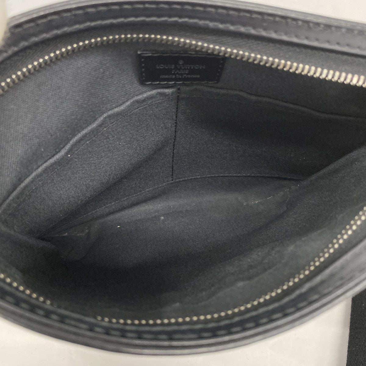 【5ie5942-h】ルイヴィトン ショルダーバッグ ダミエ・グラフィット トマス N58028 ブラック【中古】メンズ