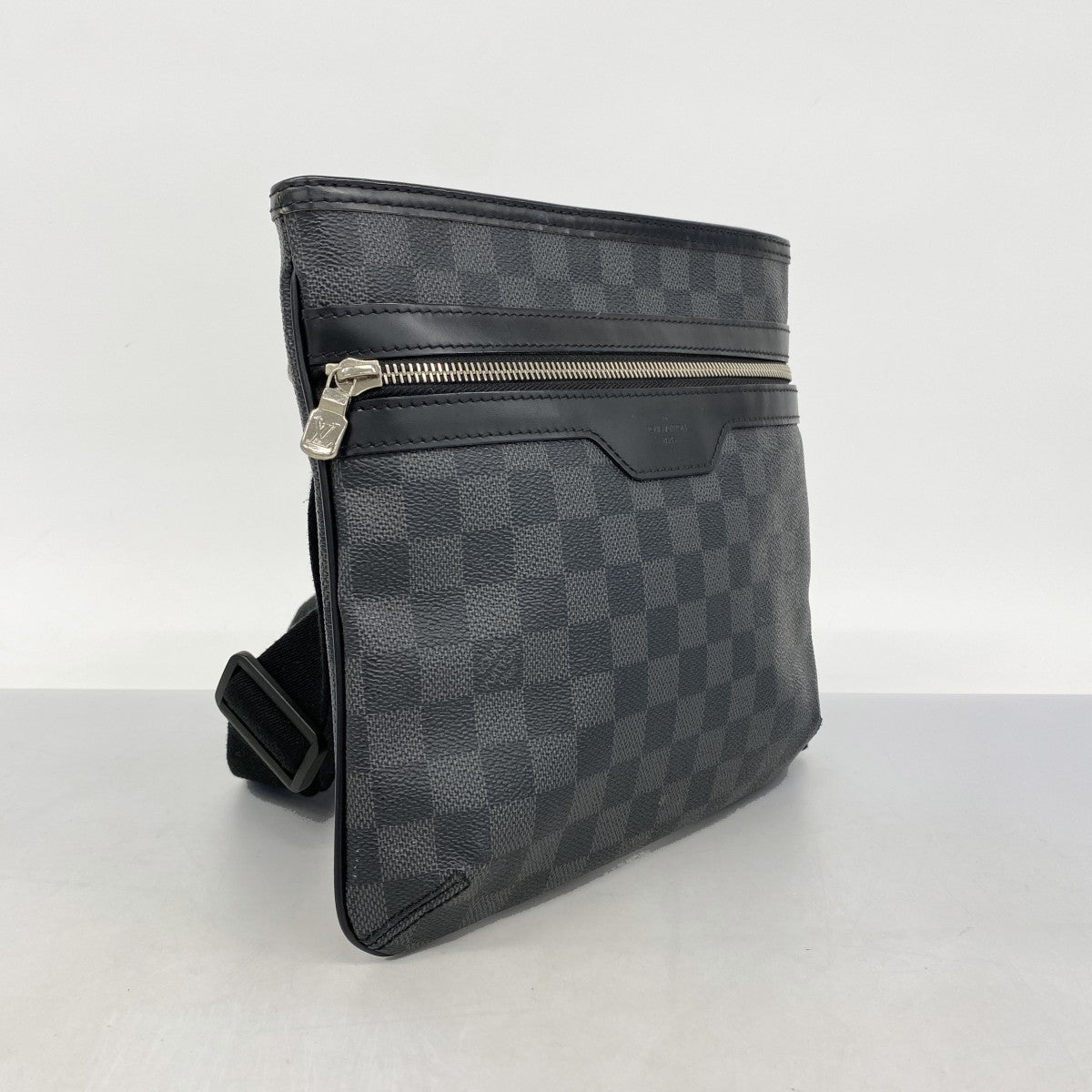 【5ie5942-h】ルイヴィトン ショルダーバッグ ダミエ・グラフィット トマス N58028 ブラック【中古】メンズ