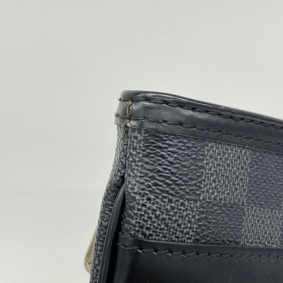 【5ie5942-h】ルイヴィトン ショルダーバッグ ダミエ・グラフィット トマス N58028 ブラック【中古】メンズ