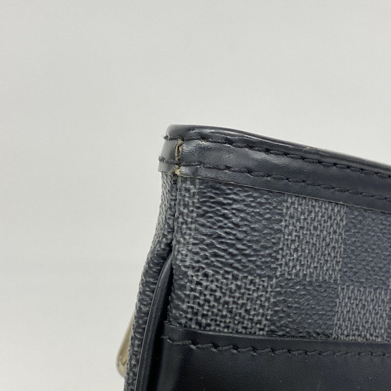 【5ie5942-h】ルイヴィトン ショルダーバッグ ダミエ・グラフィット トマス N58028 ブラック【中古】メンズ