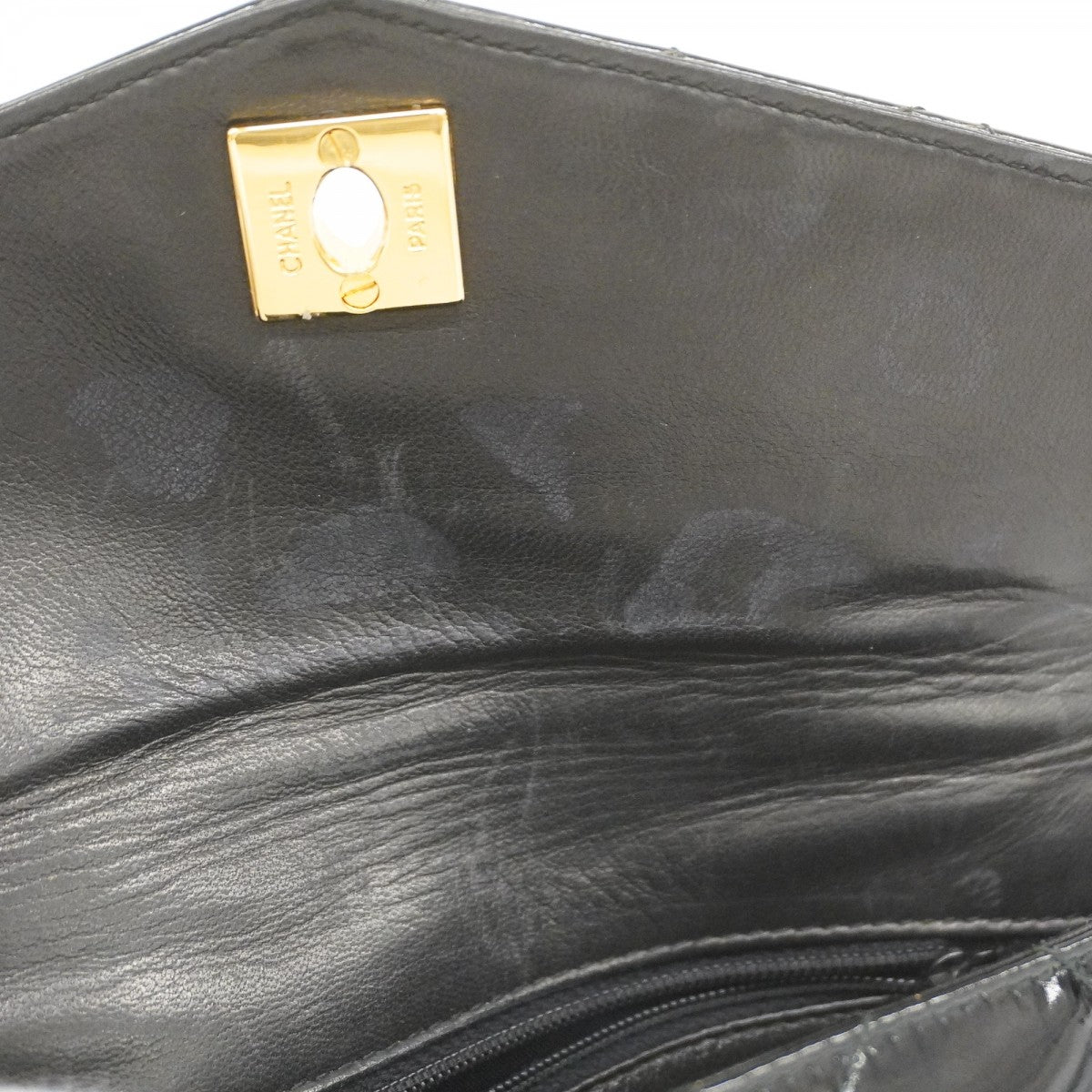 【5ie5972-h】シャネル ポーチ マトラッセ パテントレザー ブラック ゴールド金具【中古】レディース