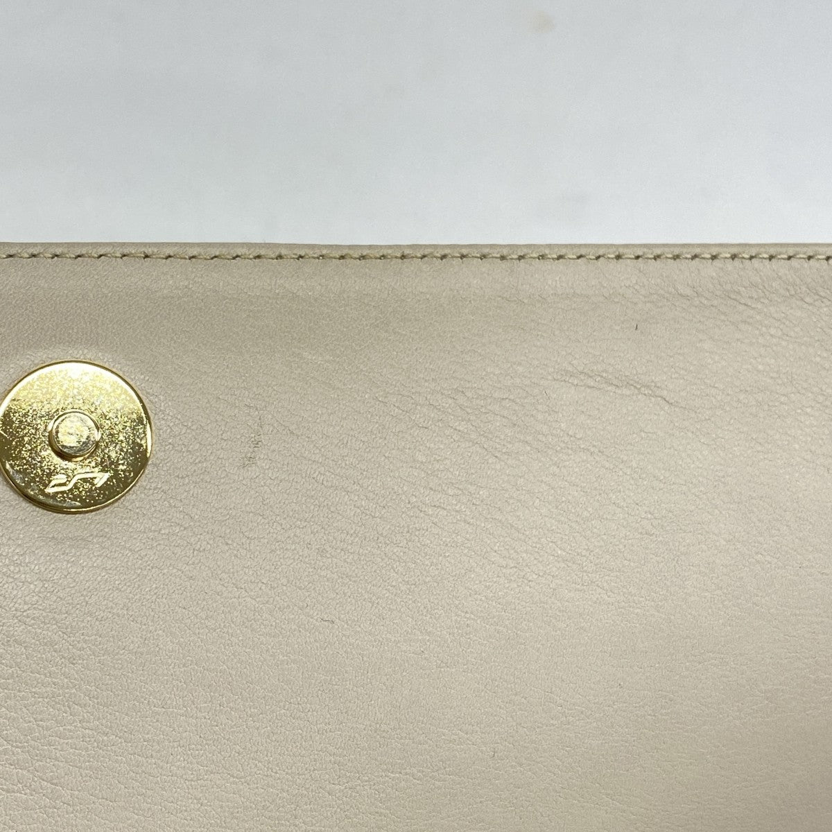 希少✨【セリーヌ】クラッチバッグ 馬車金具 ゴールドロゴ金具 ホワイト レザー 5ie6071-h】セリーヌ クラッチバッグ 馬車金具 レザー ベージュ