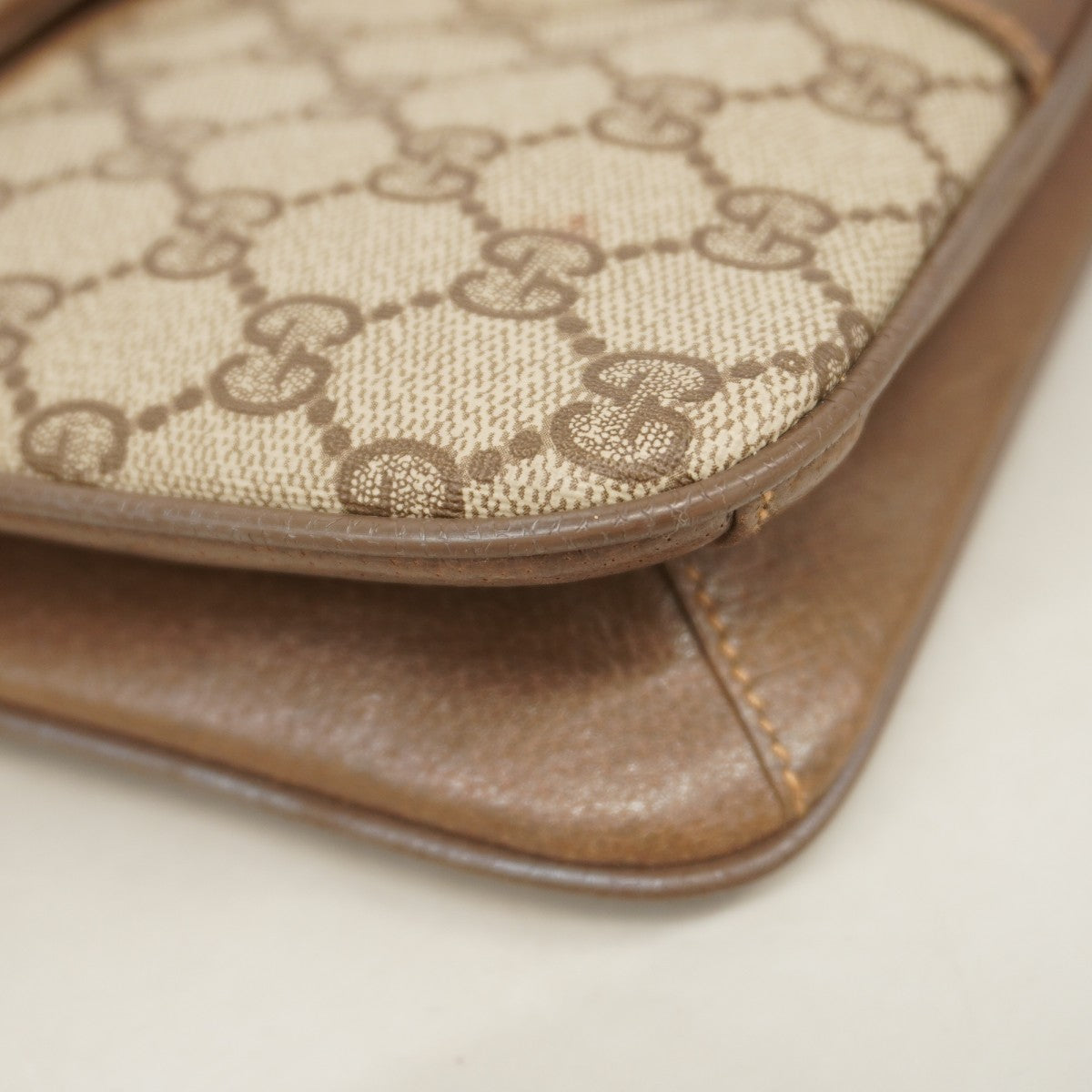 【希少】グッチ　ショルダーバッグ　GGスプリーム　ゴールド金具　PVC　レザー グッチ GGスプリーム PVC×レザー ショルダーバッグ ブラウン