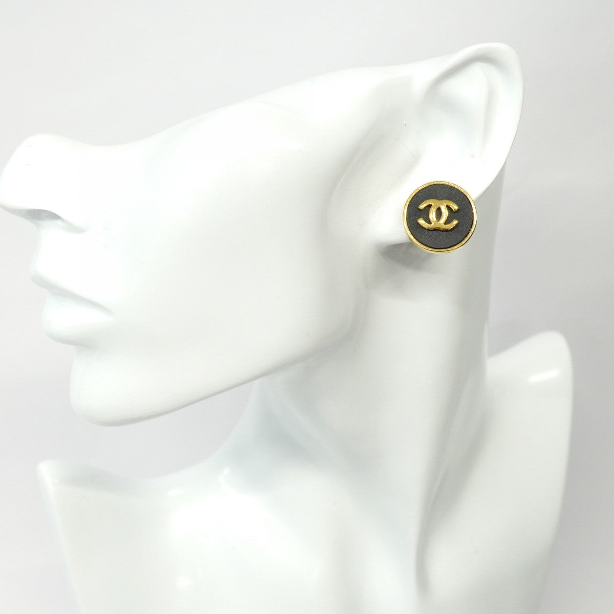 ★SALE【5jgb0499】シャネル イヤリング ヴィンテージ ココマーク 丸型 サークル GPメッキ ゴールド ブラック【中古】レディース