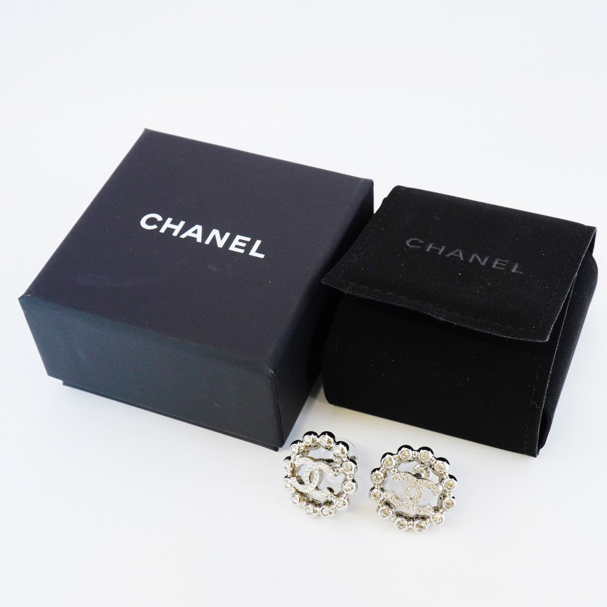 シャネル CHANEL ホログラム ピアス 箱付き シャネル CHANEL ホログラム ピアス 箱付き