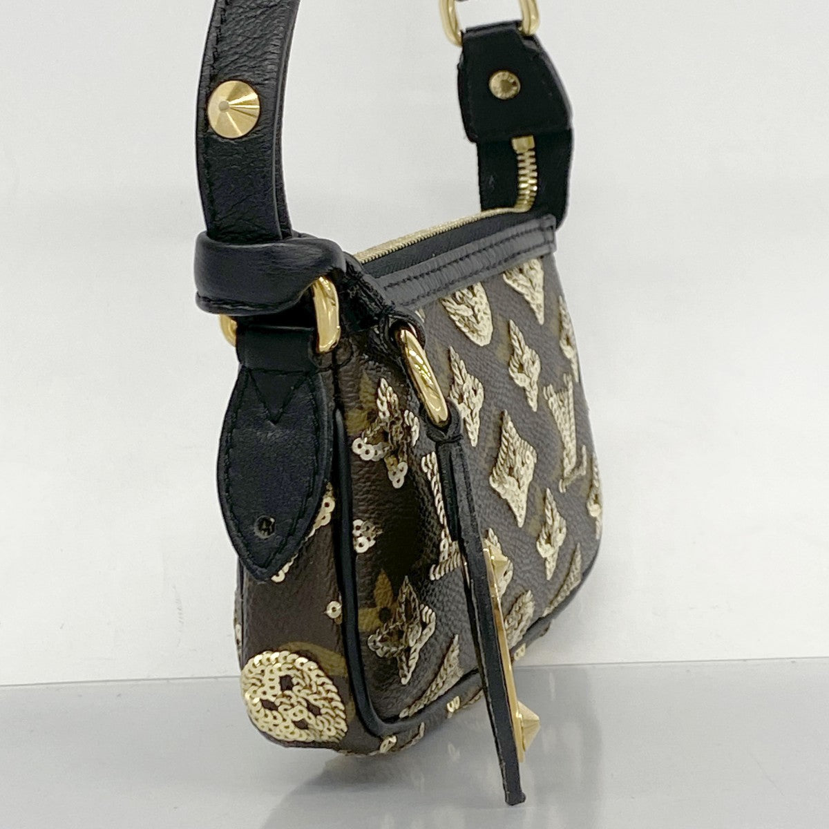 ルイヴィトン　モノグラム　バケット付属　ミニポシェットアクセソワール Louis Vuitton ルイヴィトン ミニ・ポシェット アクセソワール