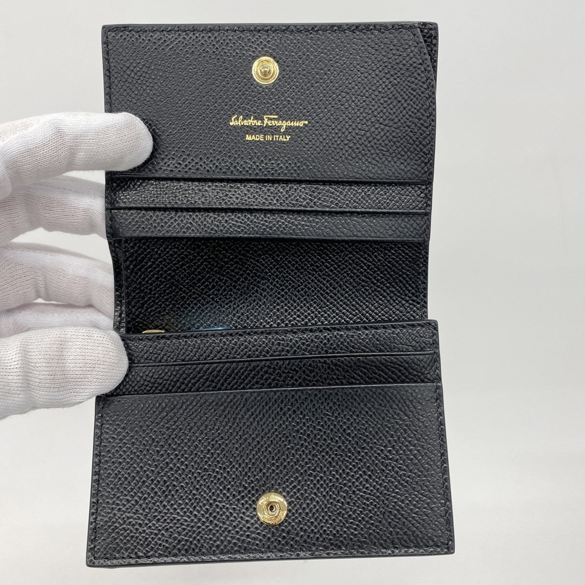 【5mb2081-h】サルヴァトーレフェラガモ 財布 ヴァラ レザー ブラック ゴールド金具【中古】レディース