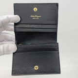 【5mb2081-h】サルヴァトーレフェラガモ 財布 ヴァラ レザー ブラック ゴールド金具【中古】レディース