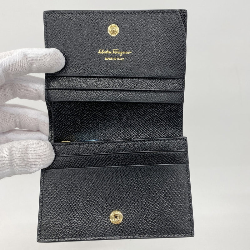 【5mb2081-h】サルヴァトーレフェラガモ 財布 ヴァラ レザー ブラック ゴールド金具【中古】レディース