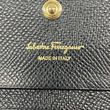 【5mb2081-h】サルヴァトーレフェラガモ 財布 ヴァラ レザー ブラック ゴールド金具【中古】レディース