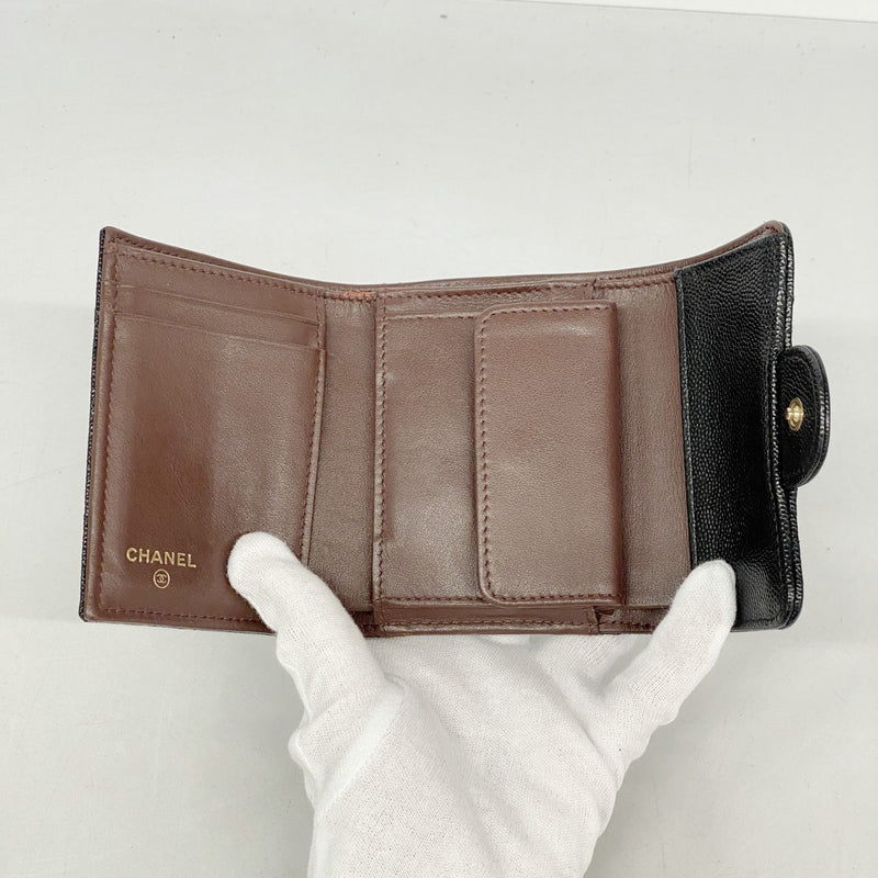 【5mc2507】シャネル 三つ折り財布 マトラッセ キャビアスキン ブラック ゴールド金具【中古】レディース