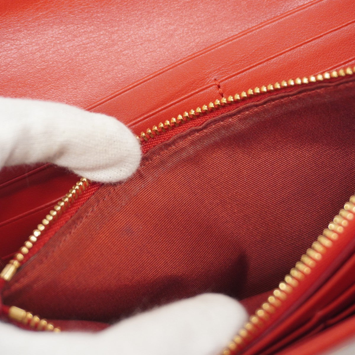 【5me5543】サルヴァトーレフェラガモ 長財布 ガンチーニ レザー レッド ゴールド金具【中古】レディース