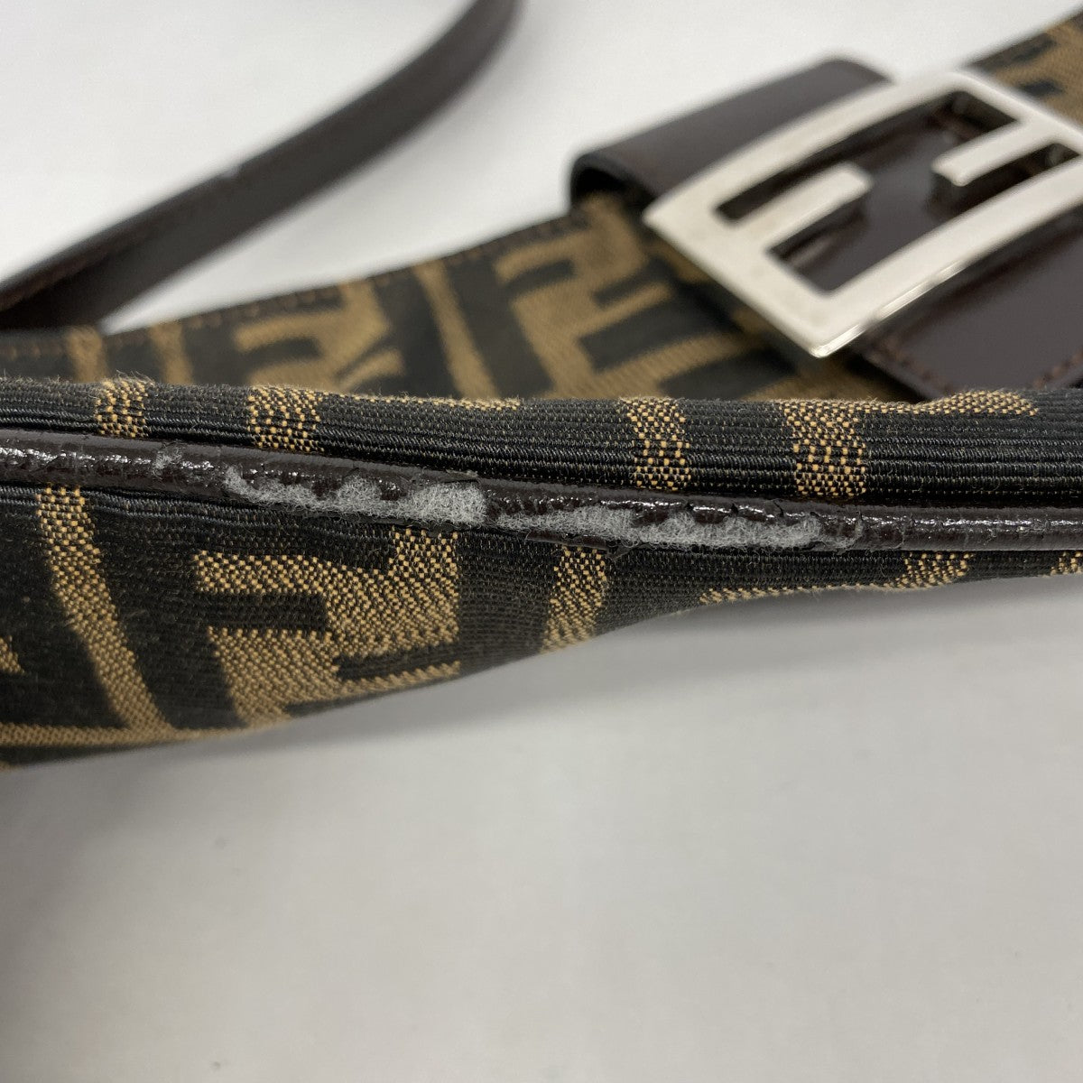 【5me5680】フェンディ ショルダーバッグ ズッカ ナイロンキャンバス ブラウン シルバー金具【中古】レディース