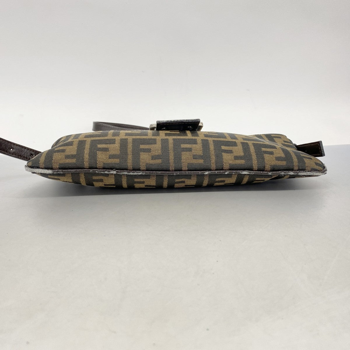 【5me5680】フェンディ ショルダーバッグ ズッカ ナイロンキャンバス ブラウン シルバー金具【中古】レディース