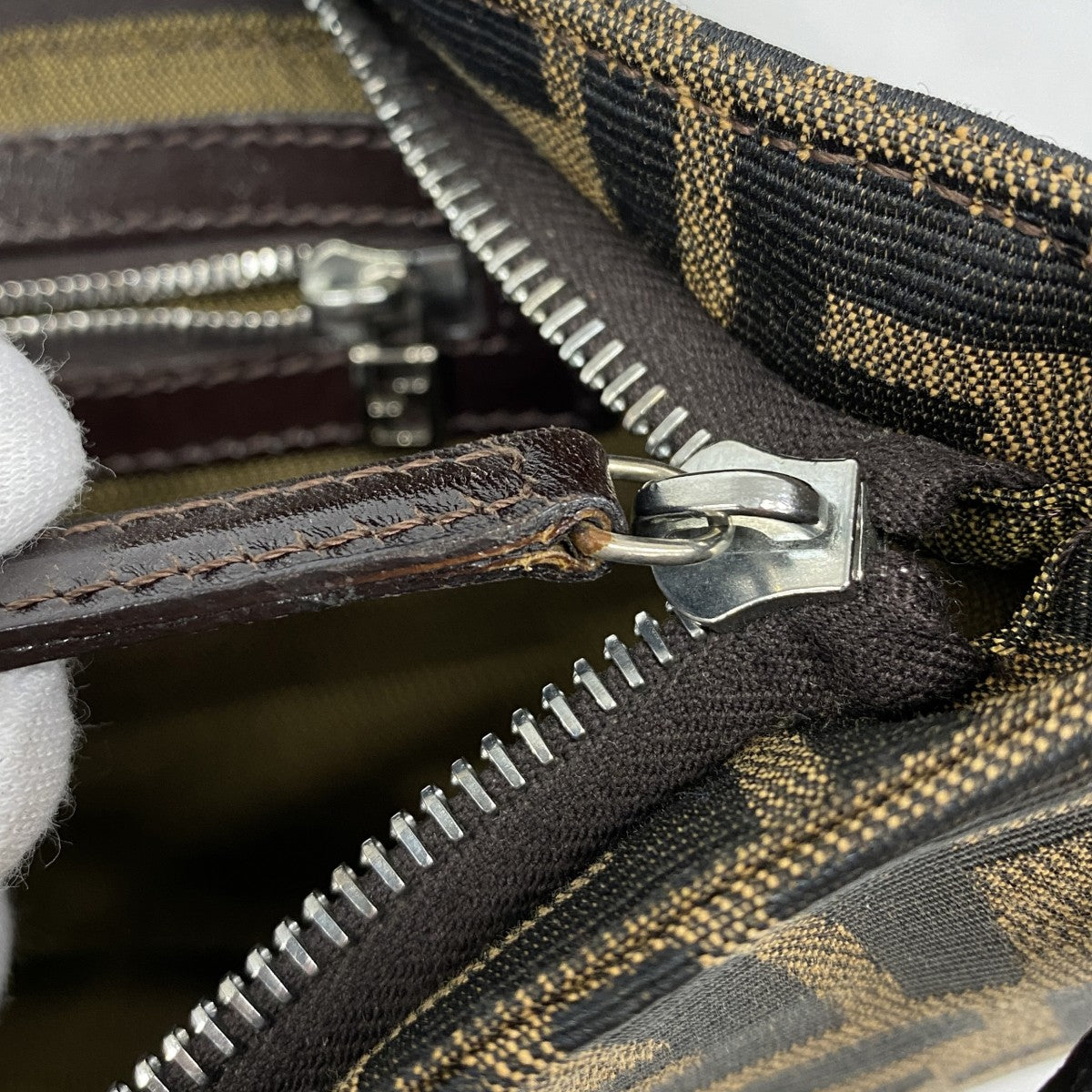 【5me5680】フェンディ ショルダーバッグ ズッカ ナイロンキャンバス ブラウン シルバー金具【中古】レディース