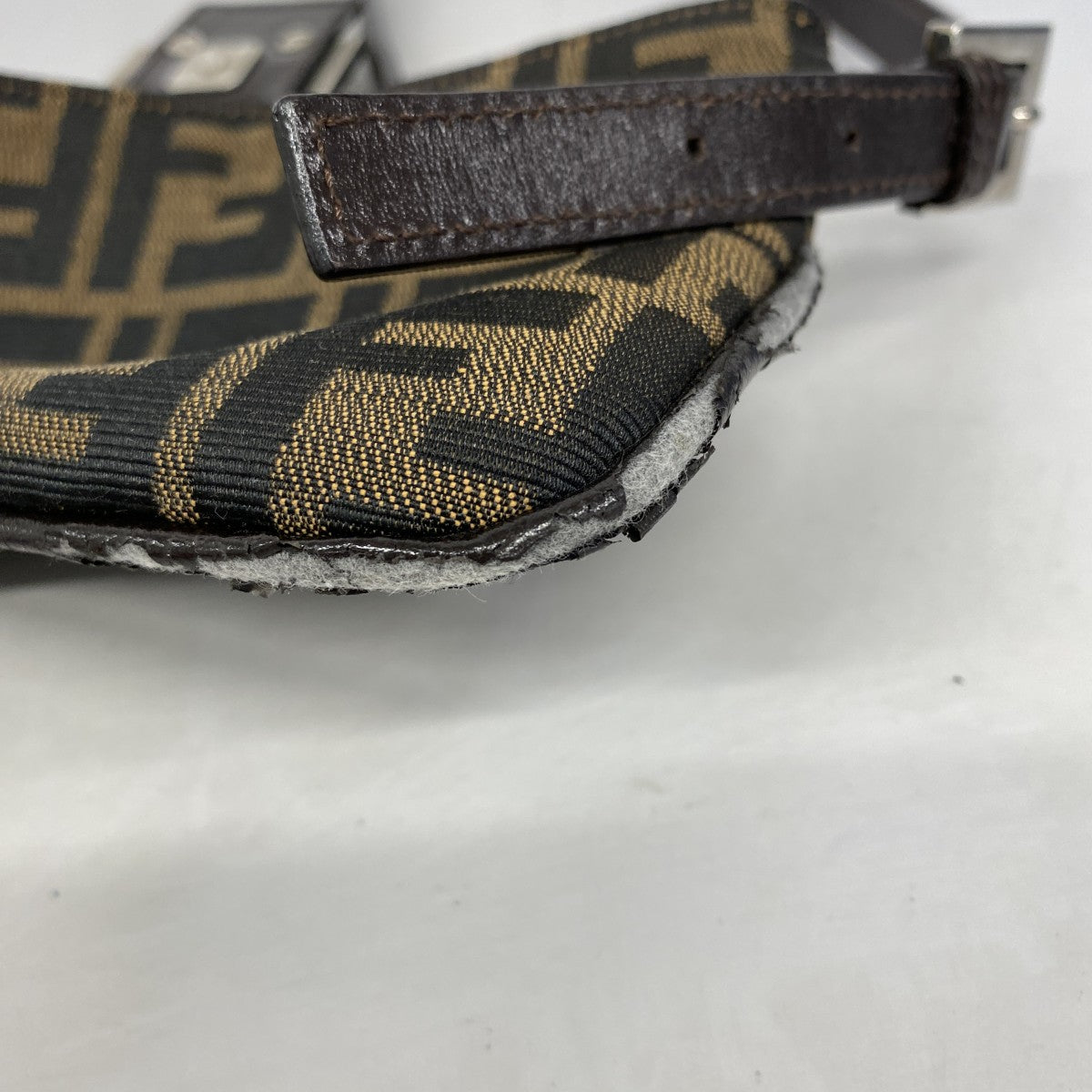 【5me5680】フェンディ ショルダーバッグ ズッカ ナイロンキャンバス ブラウン シルバー金具【中古】レディース