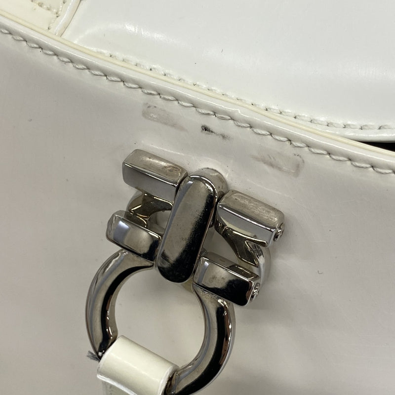 【5me5710】サルヴァトーレフェラガモ ハンドバッグ ガンチーニ レザー ホワイト シルバー金具 2wayバッグ【中古】レディース