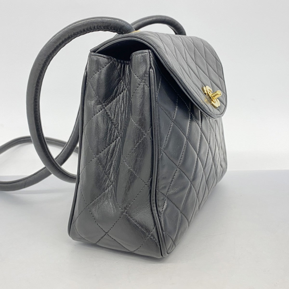 【5me5723-h】シャネル ショルダーバッグ マトラッセ ラムスキン ブラック ゴールド金具【中古】レディース