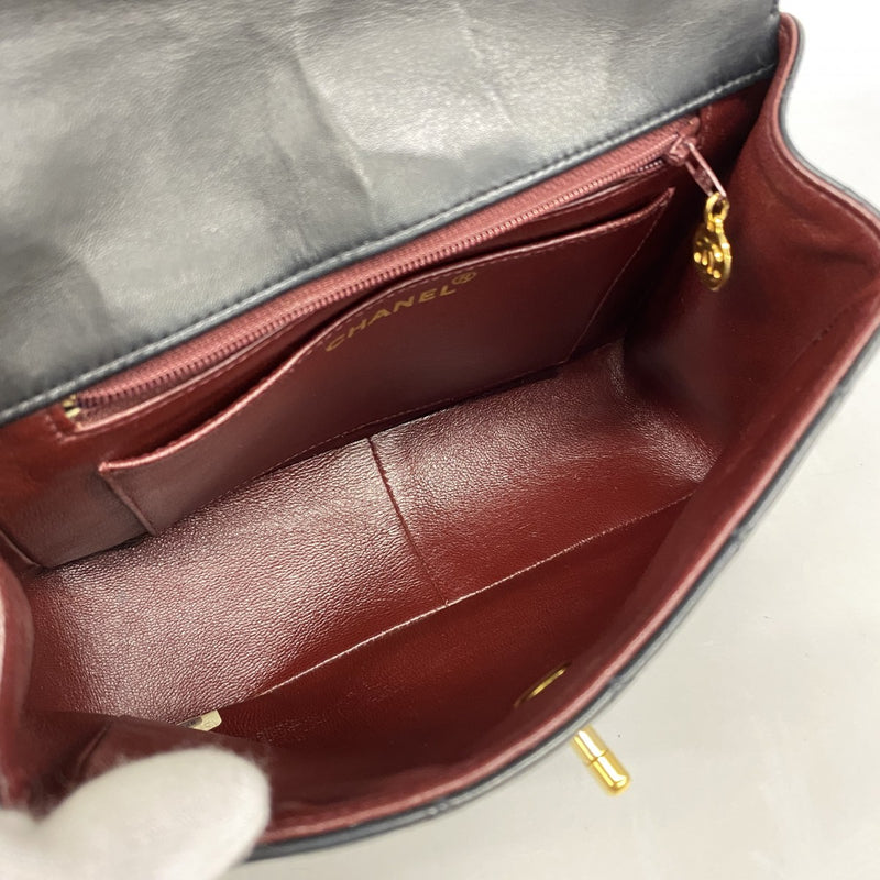 【5me5723-h】シャネル ショルダーバッグ マトラッセ ラムスキン ブラック ゴールド金具【中古】レディース