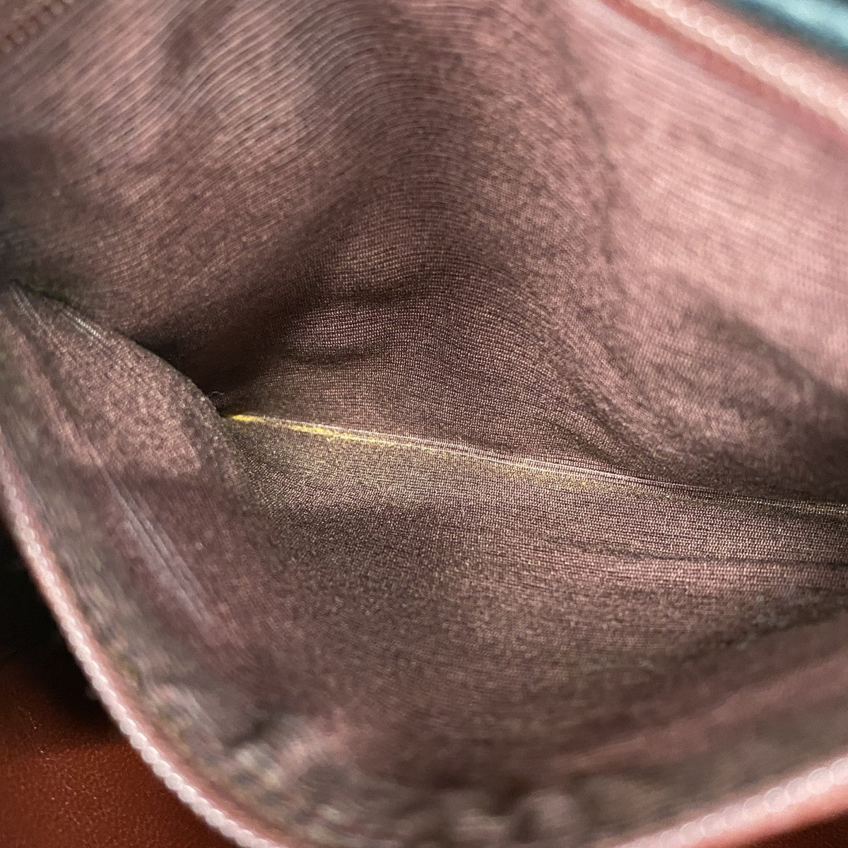 【5me5723-h】シャネル ショルダーバッグ マトラッセ ラムスキン ブラック ゴールド金具【中古】レディース