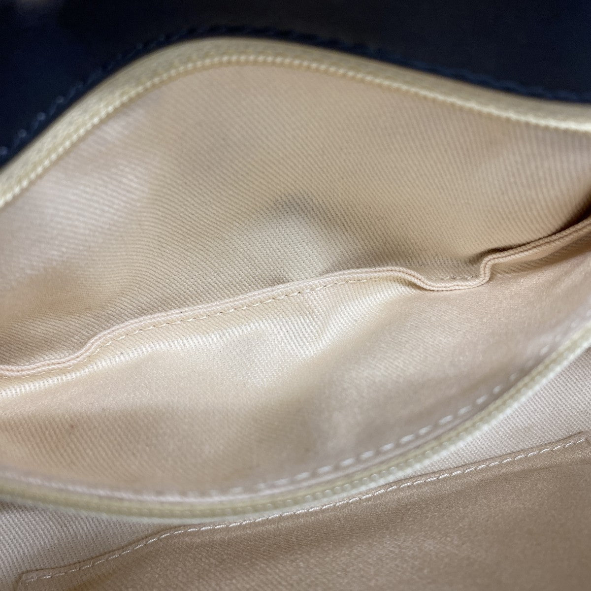 【5me5724-h】シャネル ショルダーバッグ マトラッセ Wチェーン レザー ブラック ゴールド金具【中古】レディース