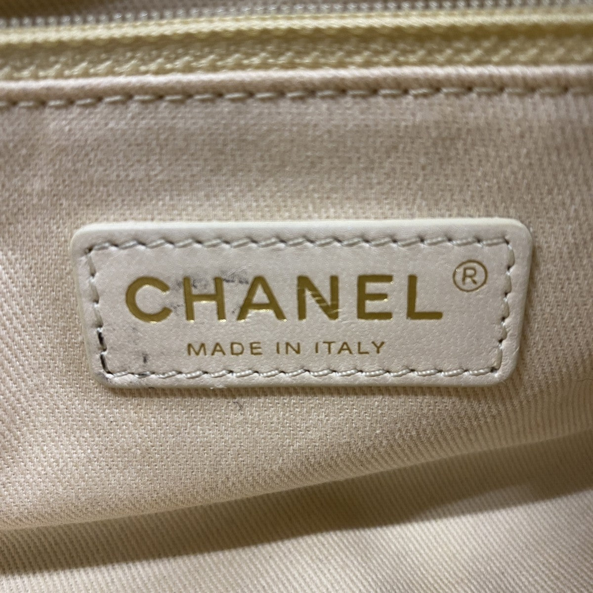 【5me5724-h】シャネル ショルダーバッグ マトラッセ Wチェーン レザー ブラック ゴールド金具【中古】レディース