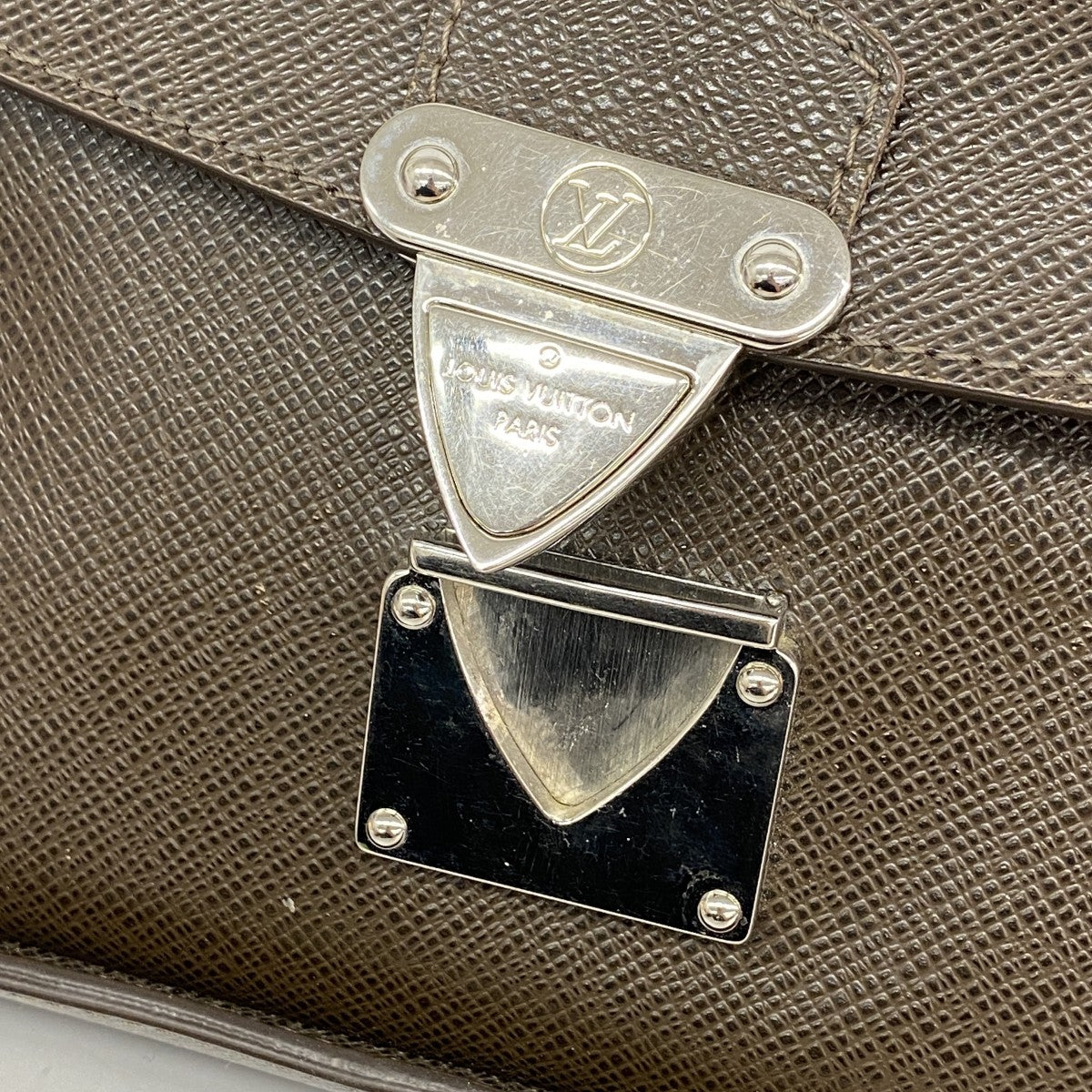 【5me5749】ルイヴィトン クラッチバッグ タイガ ベライア M32598 グリズリ【中古】メンズ