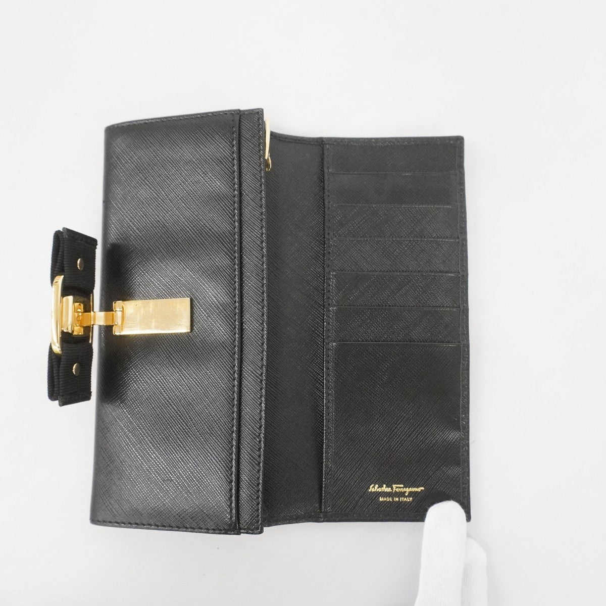 【5me6267】サルヴァトーレフェラガモ 長財布 ヴァラ レザー ブラック ゴールド金具【中古】レディース