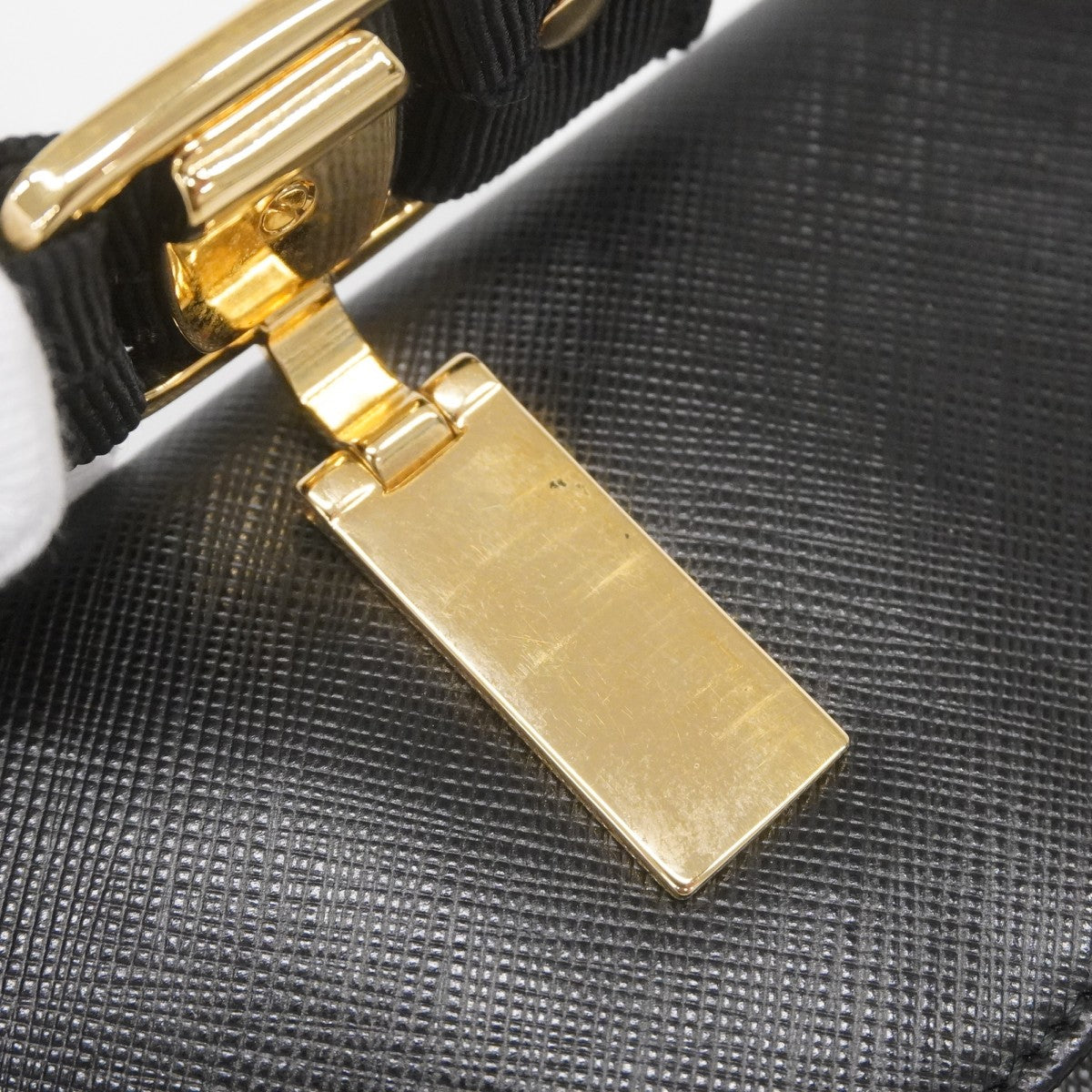 【5me6267】サルヴァトーレフェラガモ 長財布 ヴァラ レザー ブラック ゴールド金具【中古】レディース