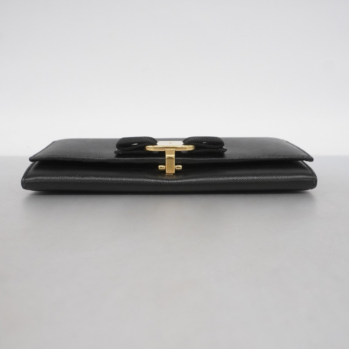 【5me6267】サルヴァトーレフェラガモ 長財布 ヴァラ レザー ブラック ゴールド金具【中古】レディース