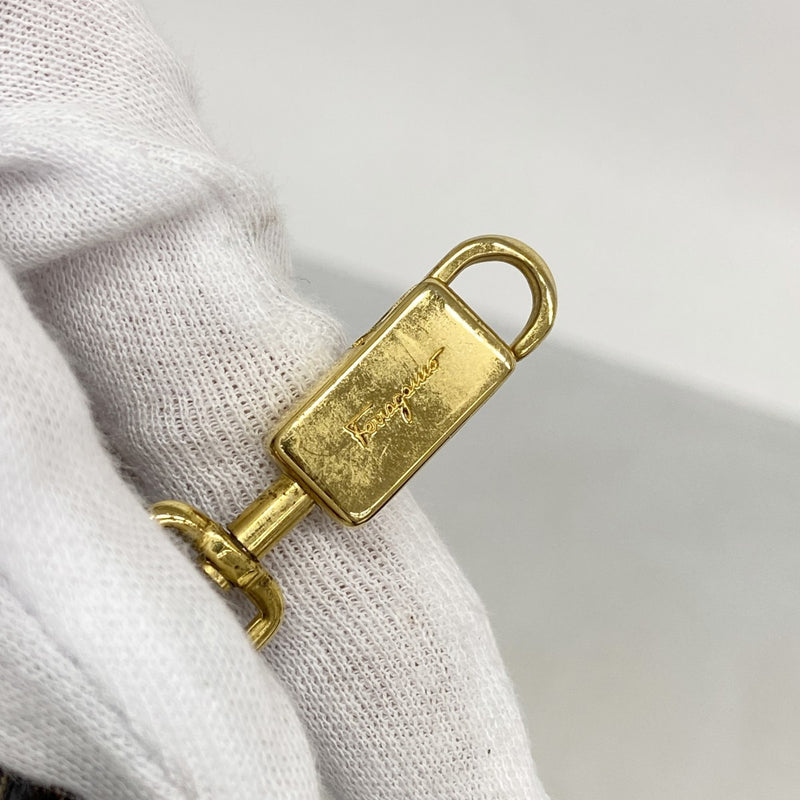 5me6289】サルヴァトーレフェラガモ ハンドバッグ ガンチーニ