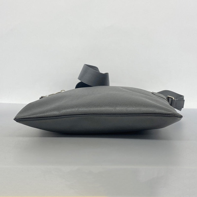 5oc1783】ルイヴィトン ショルダーバッグ タイガ サシャ M32712