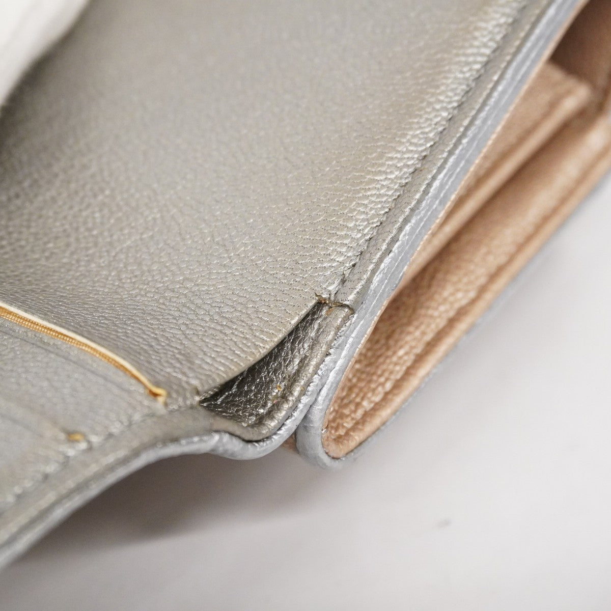 5od3029】シャネル 三つ折り財布 ビコローレ レザー ベージュ グレー