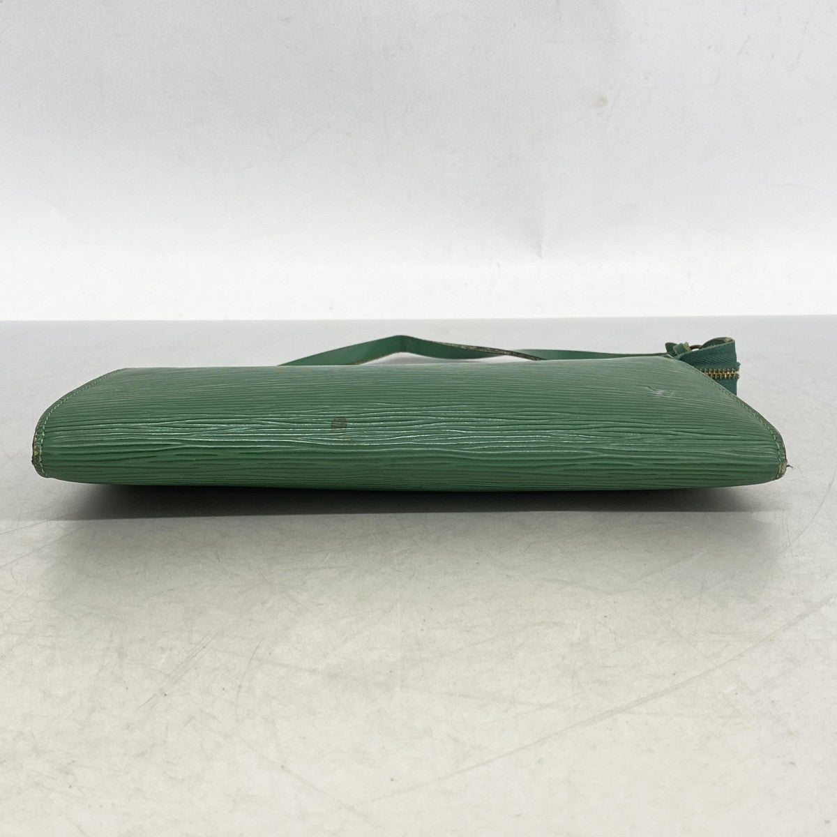 5od3783】ルイヴィトン ポーチ エピ ポシェットアクセソワール M52944