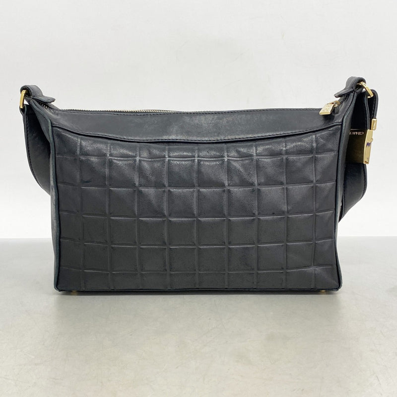 シャネル チョコバー ラムスキン ショルダーバッグ ブラック シャネル チョコバー ラムスキン チェーンショルダーバッグ カメリア