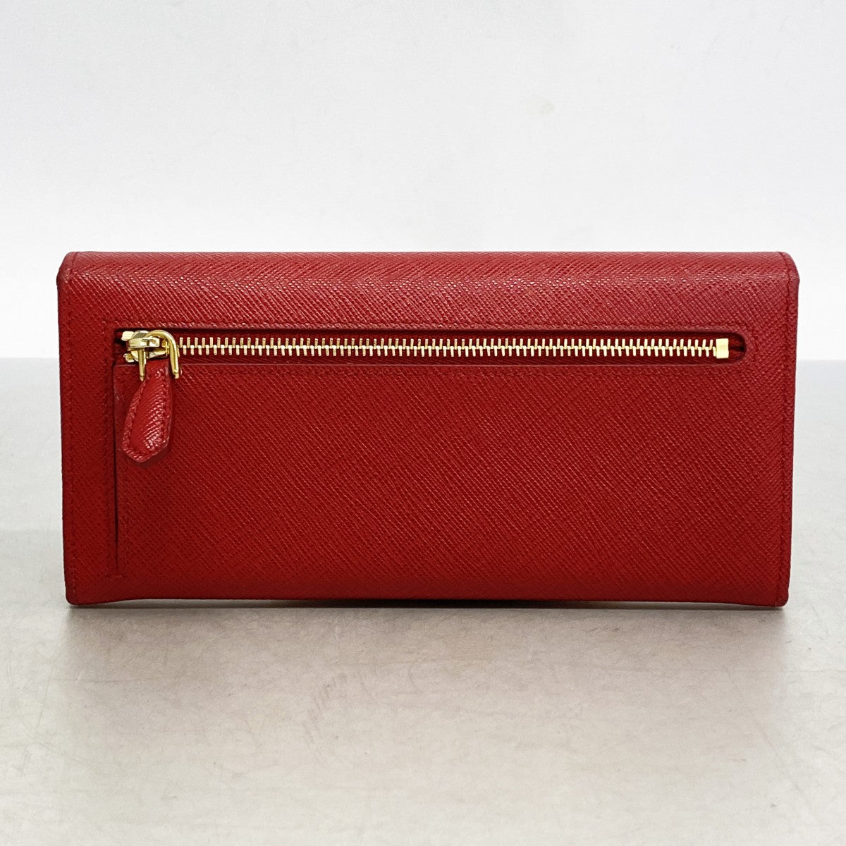 5od4628】プラダ 長財布 サフィアーノ レザー レッド ゴールド金具