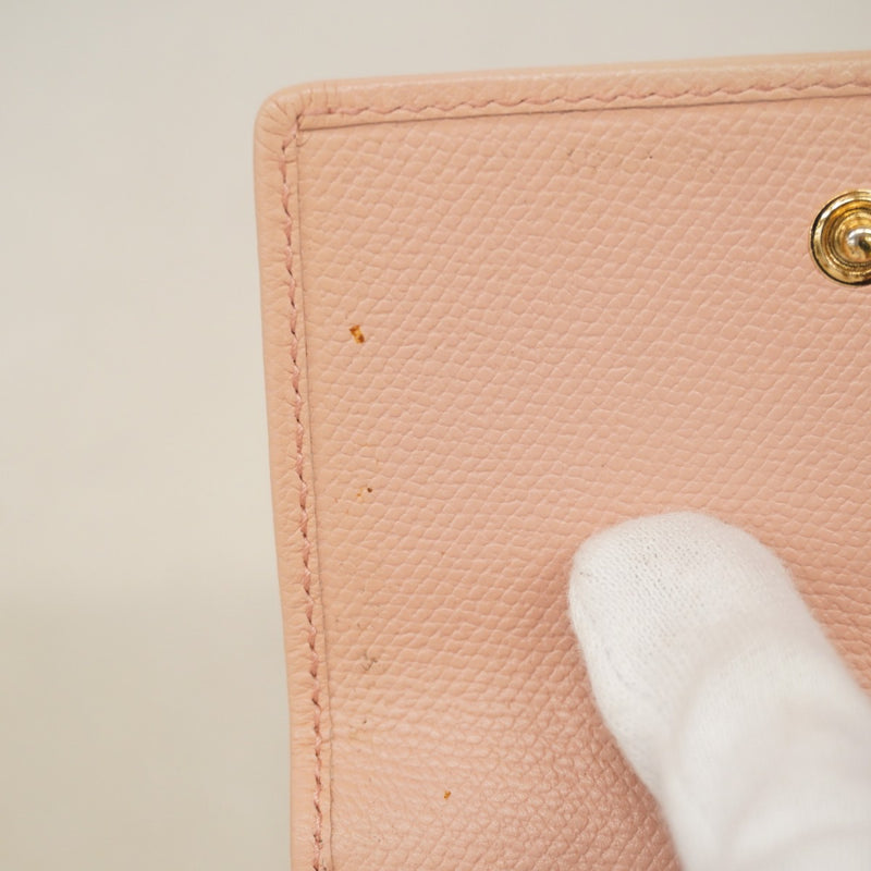 5od4706】シャネル 三つ折り財布 ココボタン レザー ピンクベージュ