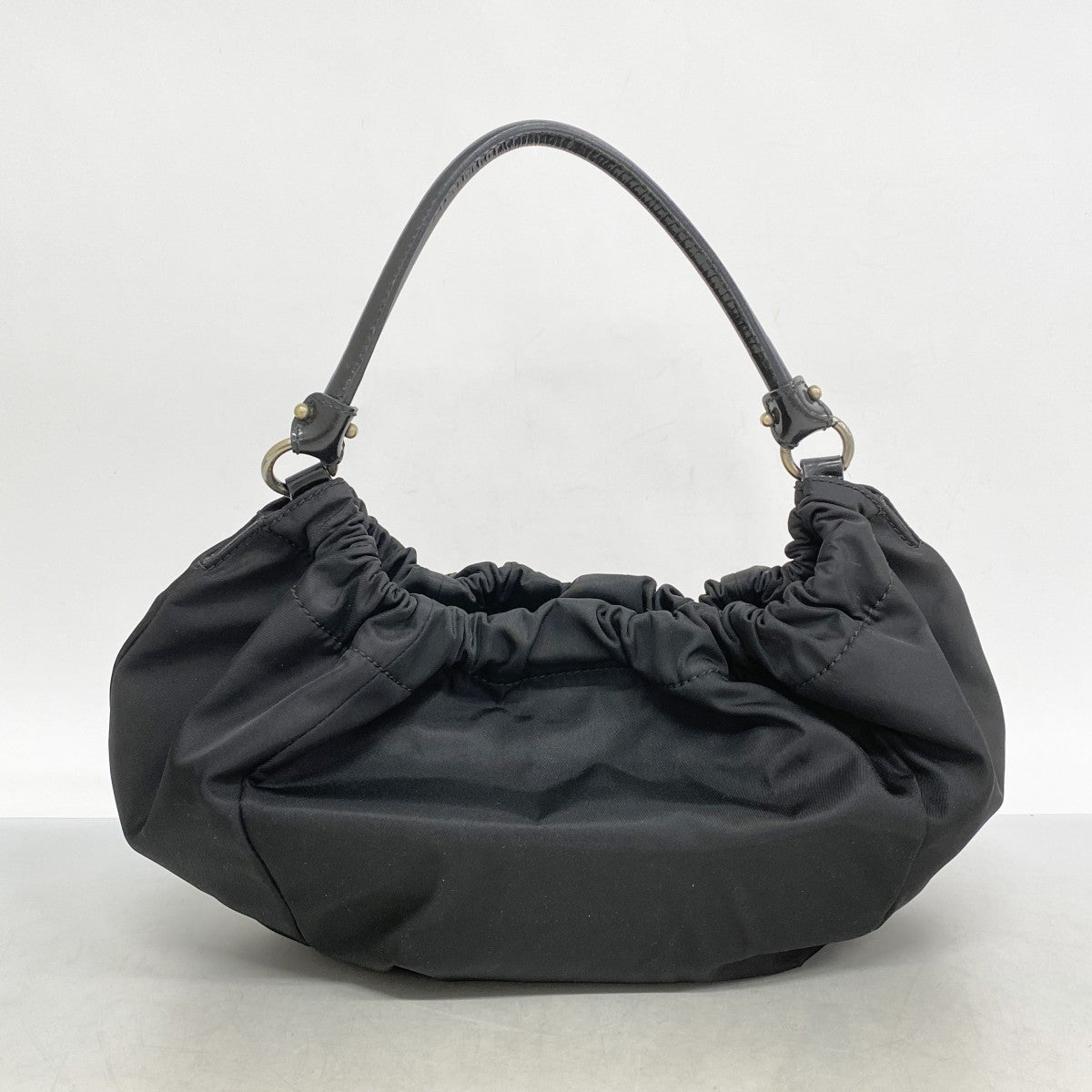 5oe5146】サルヴァトーレフェラガモ ハンドバッグ ヴァラ ナイロン