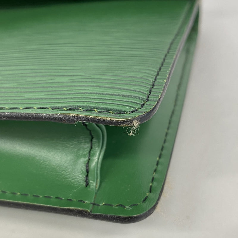 5oe5362】ルイヴィトン クラッチバッグ エピ モンテーニュ23 M52664