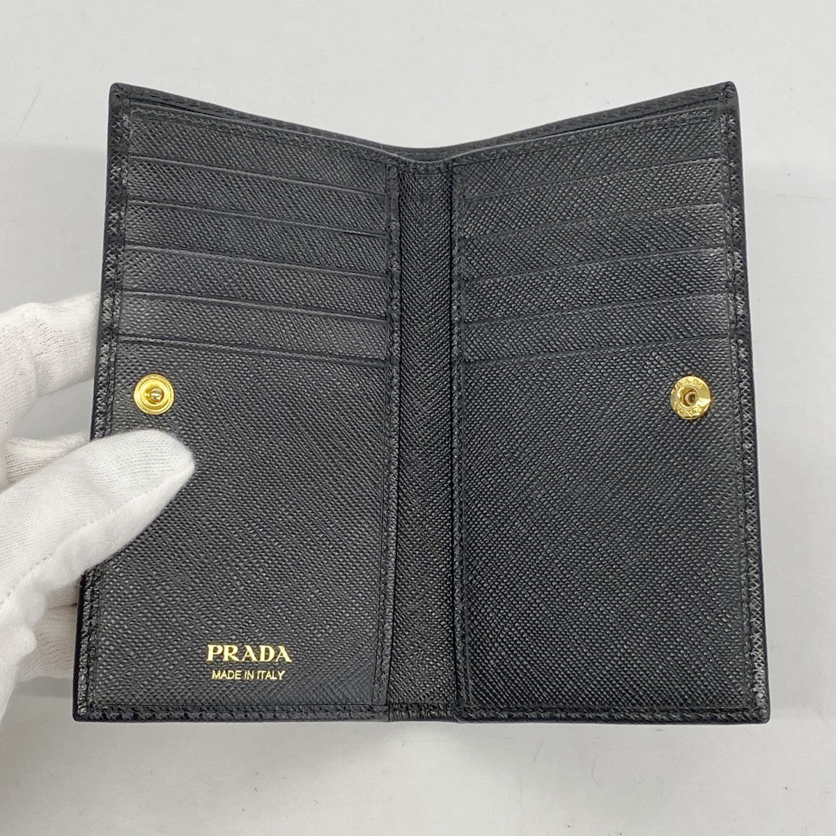5oe5689】プラダ 財布 サフィアーノ レザー ブラック ゴールド金具