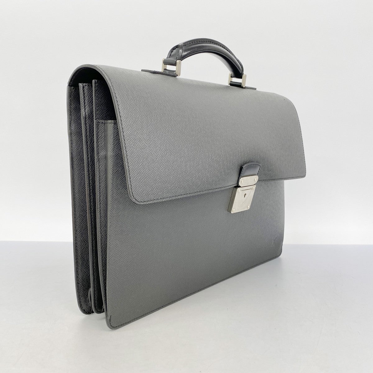 5pa0617】ルイヴィトン ブリーフケース タイガ ロブスト2 M31042