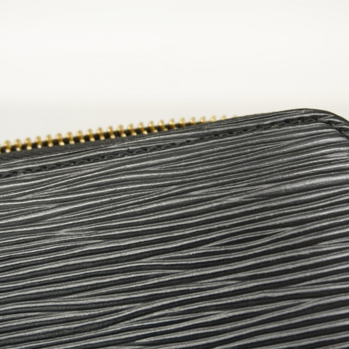 【5pa0894】ルイヴィトン 長財布 エピ ジッピーウォレット M68755 ノワール【中古】レディース