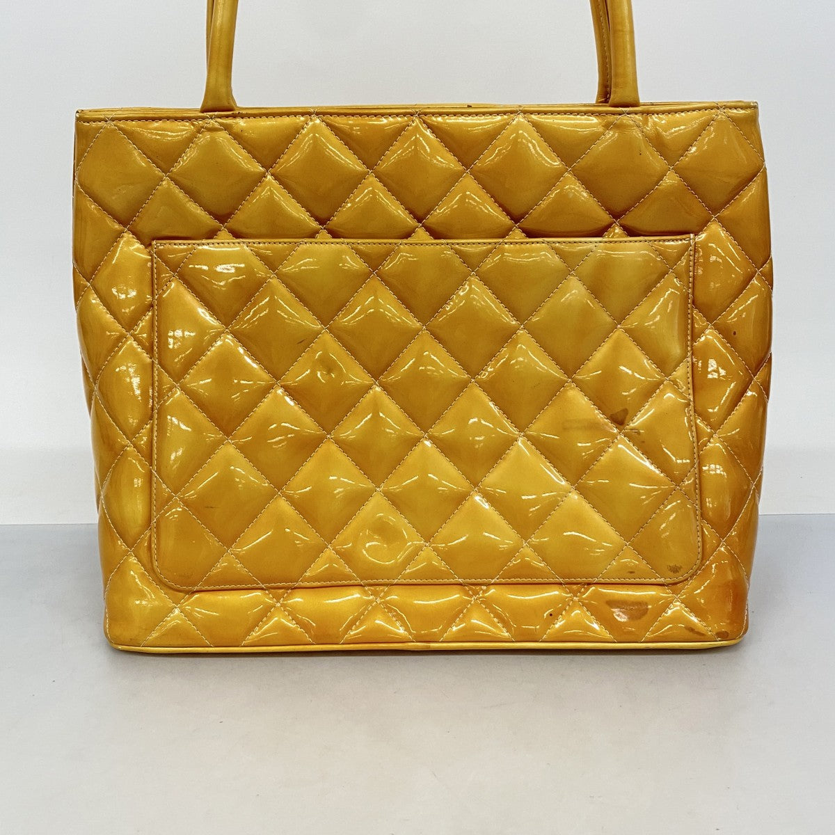 【5pa0915】シャネル トートバッグ 復刻トート パテントレザー イエロー シルバー金具【中古】レディース