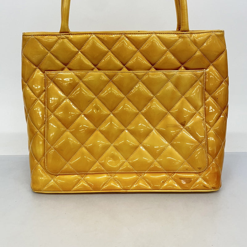 【5pa0915】シャネル トートバッグ 復刻トート パテントレザー イエロー シルバー金具【中古】レディース