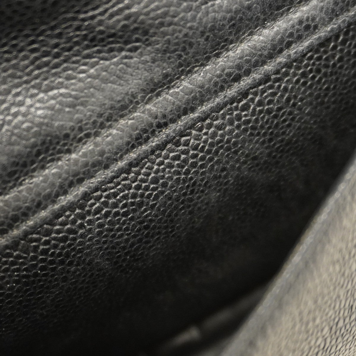 【5pa0953-h】シャネル リュック・デイパック キャビアスキン ブラック ゴールド金具【中古】レディース