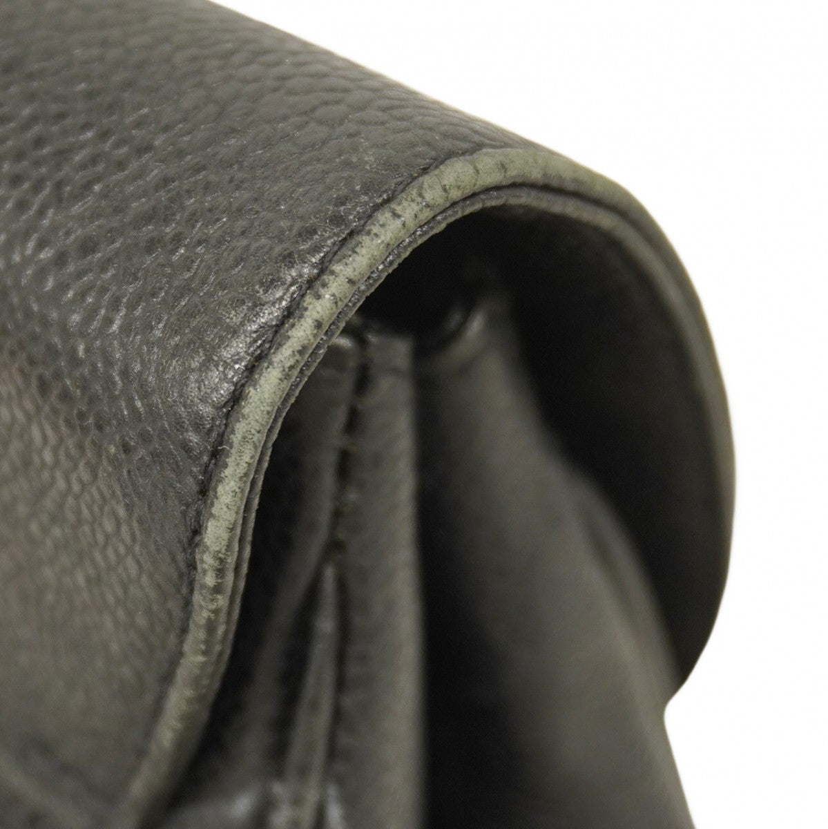 【5pa0953-h】シャネル リュック・デイパック キャビアスキン ブラック ゴールド金具【中古】レディース