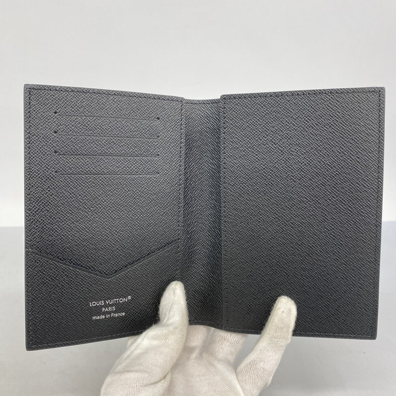 5pb2236】ルイヴィトン パスポートケース モノグラム・エクリプス クー